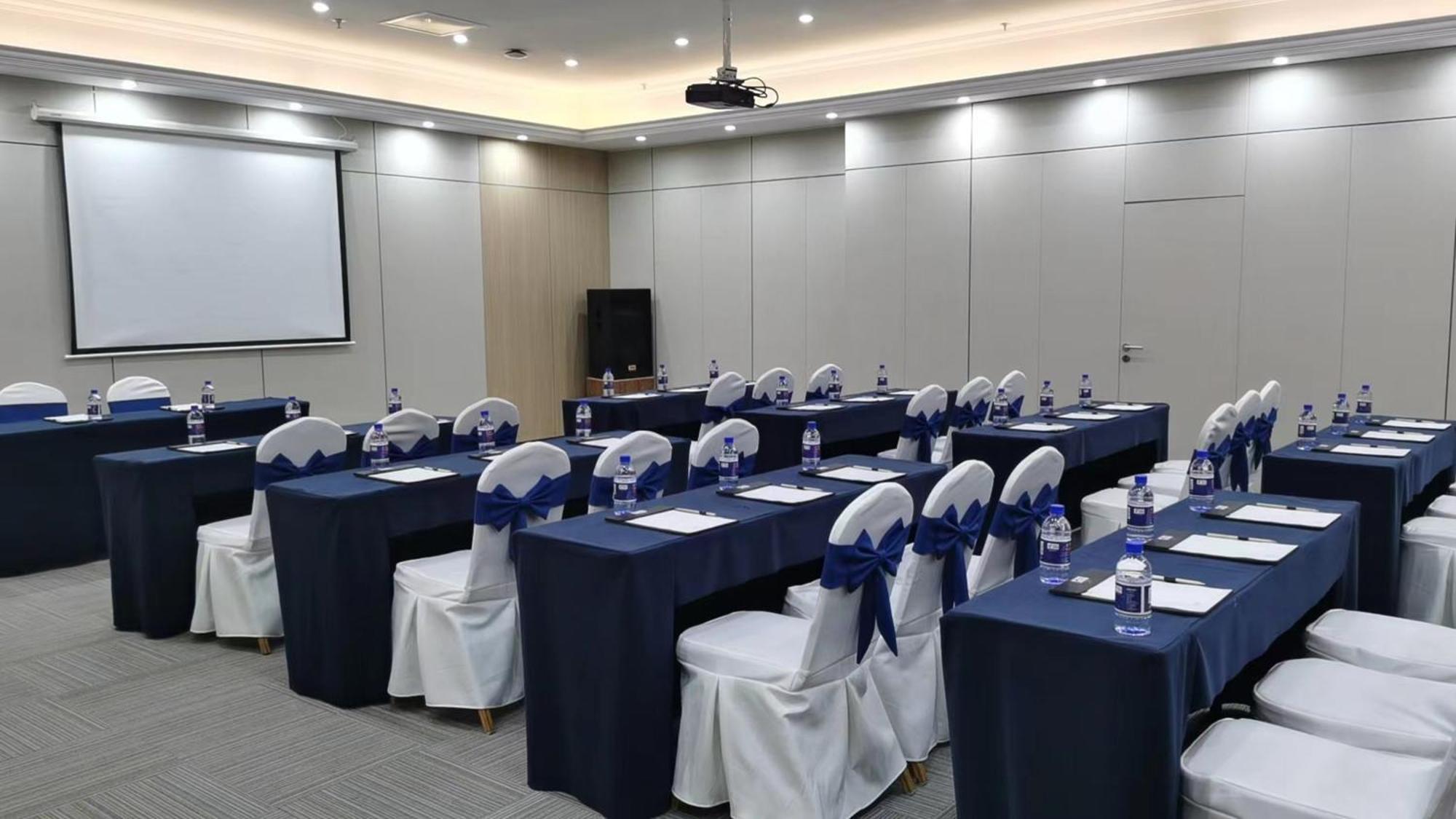 Holiday Inn Express Chengdu Tianfu Square By Ihg - Chunxi Road And Kuanzhai Alley Exterior foto